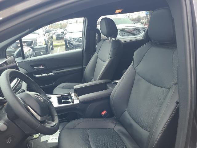 2025 Toyota Sienna Platinum