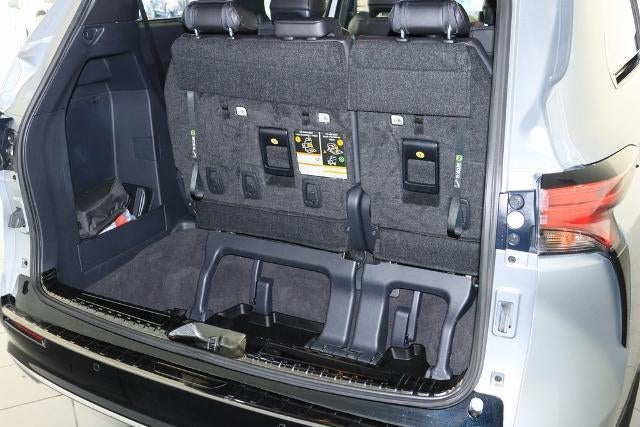2025 Toyota Sienna Platinum