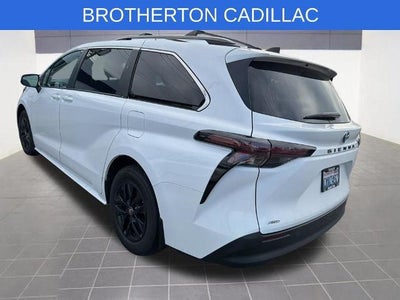 2024 Toyota Sienna LE