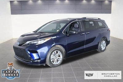 2022 Toyota Sienna XSE