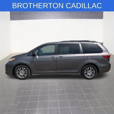 2020 Toyota Sienna XLE Auto Access Seat