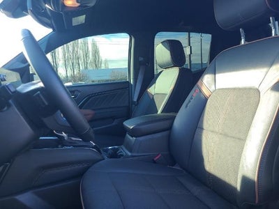 2025 GMC Canyon 4WD AT4