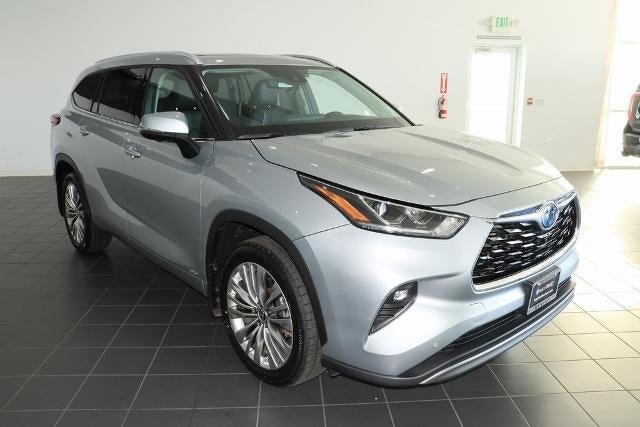 2024 Toyota Highlander Hybrid Platinum