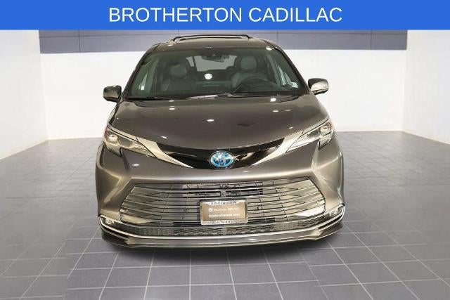 2025 Toyota Sienna Platinum