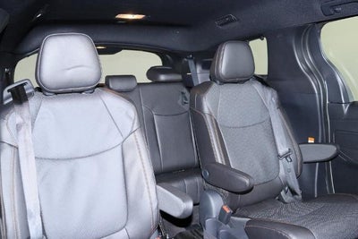 2025 Toyota Sienna Platinum