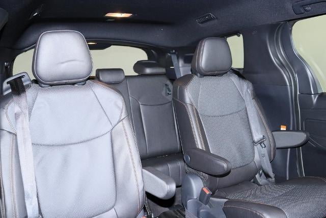 2025 Toyota Sienna Platinum