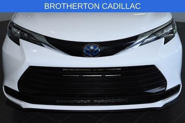 2024 Toyota Sienna LE