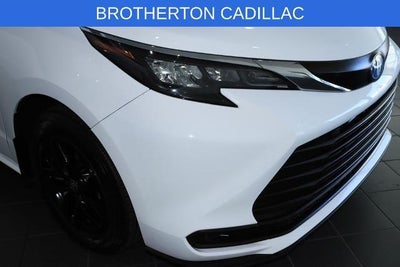 2024 Toyota Sienna LE