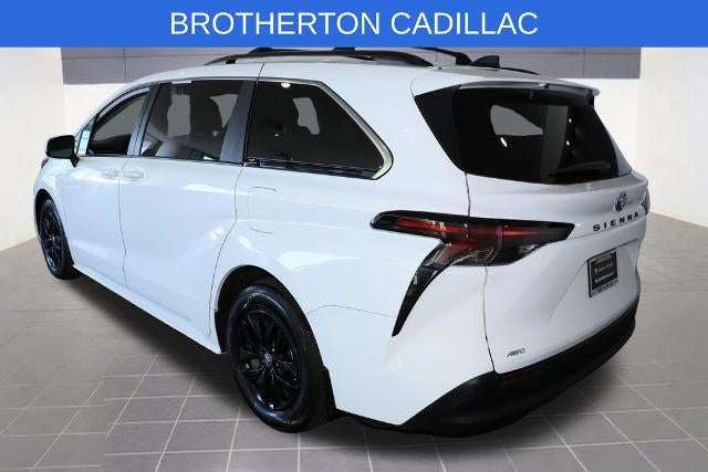 2024 Toyota Sienna LE