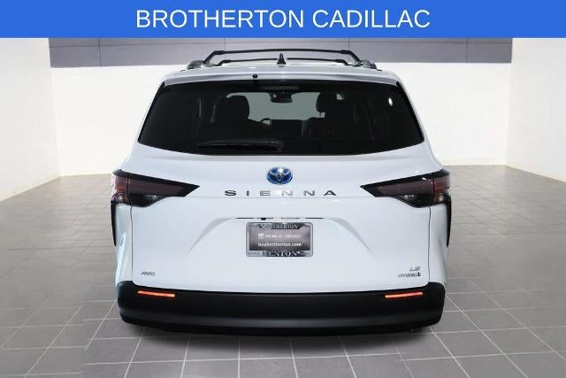 2024 Toyota Sienna LE