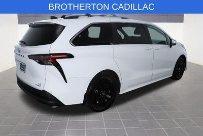 2024 Toyota Sienna LE