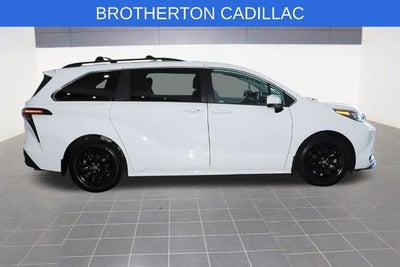 2024 Toyota Sienna LE