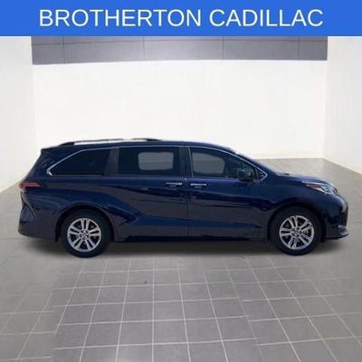 2022 Toyota Sienna XSE