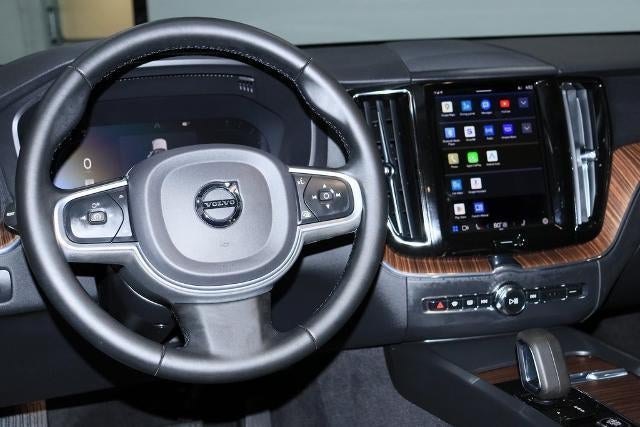 2022 Volvo XC60 Momentum